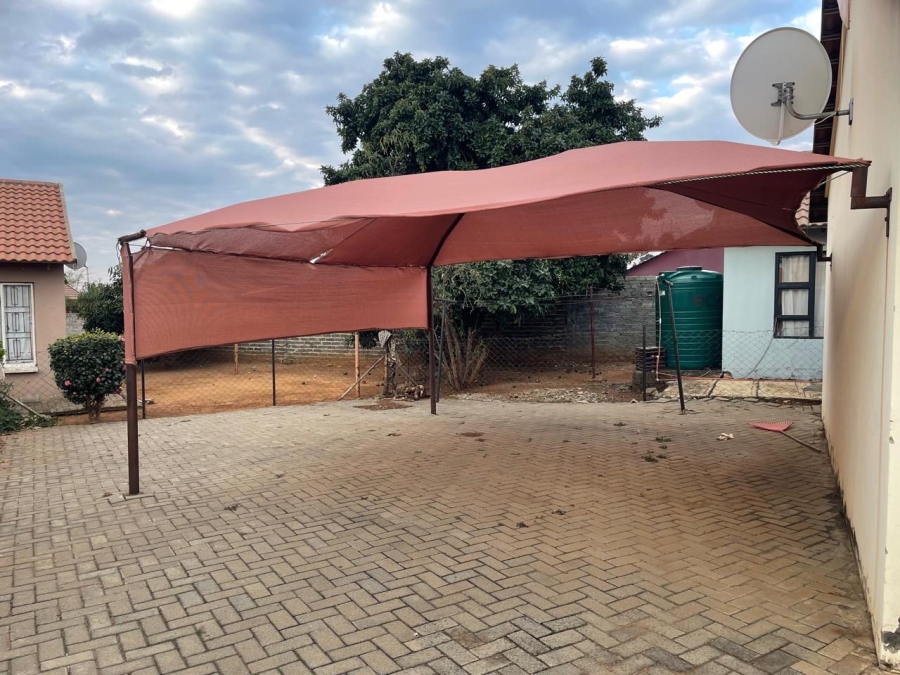 2 Bedroom Property for Sale in Boitekong North West